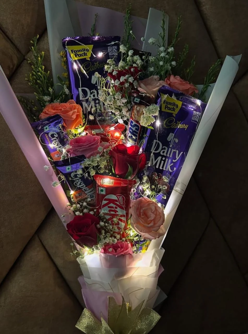 Deluxe chocolate bouquets image 1